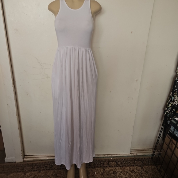 Forever New Dresses & Skirts - Forever New White Sleeveless Maxi Dress